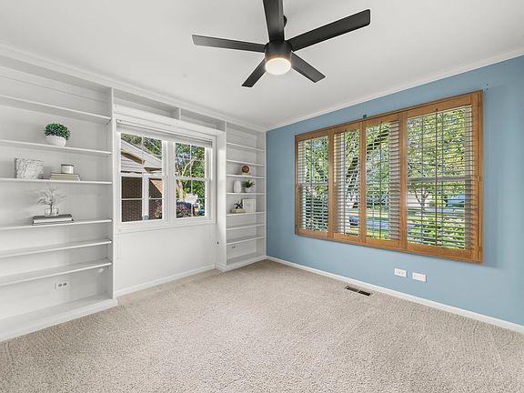 3rd image of 581 Rose Ln