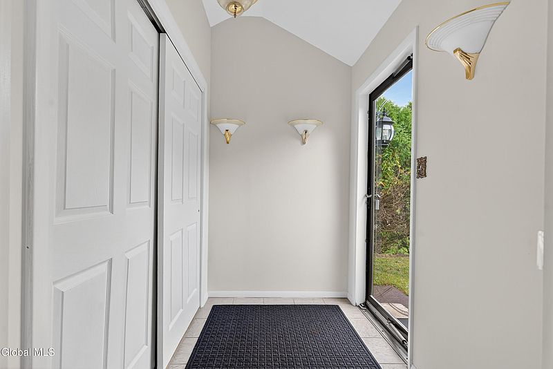 4th image of 42 Queen Mary Drive