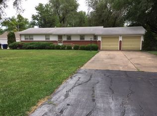 1317 W Broadway St, Newton, KS 67114