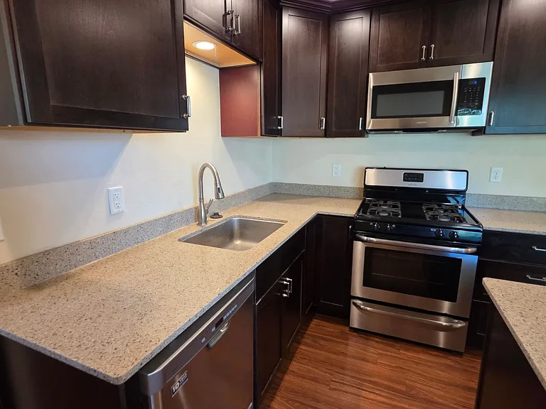 6251 Shadydell Dr — Photo 6