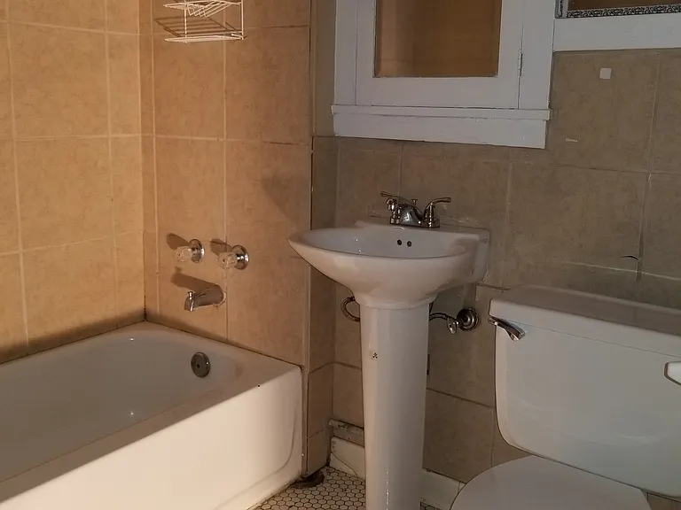 543 Park Ave #12 — Photo 19