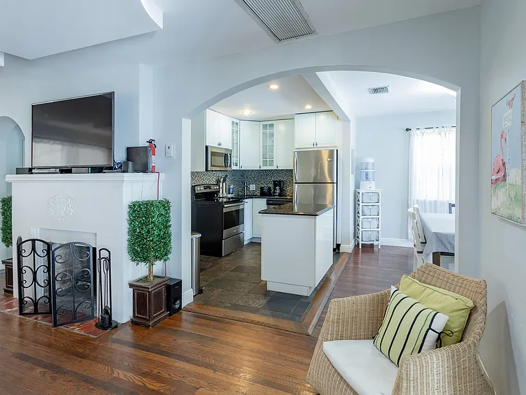3205 Canal Dr — Photo 11