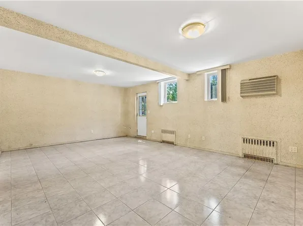 2726 East 27th Street image 18 of 29