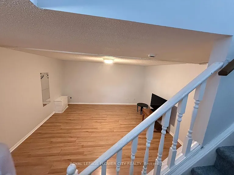 291 Fleming Dr — Photo 11