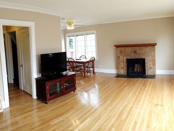 3rd image of 1007 High Ave