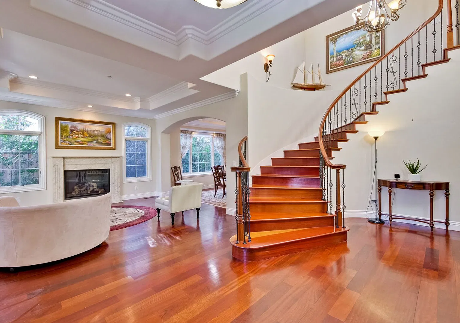 Exquisite Luxury Home in Saratoga! — Photo 2