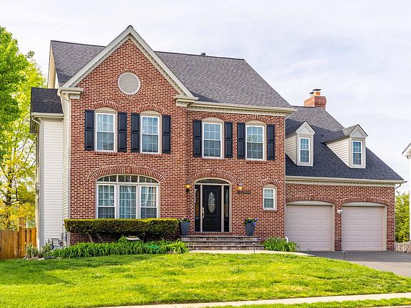 3rd image of 2636 Meadow Hall Dr