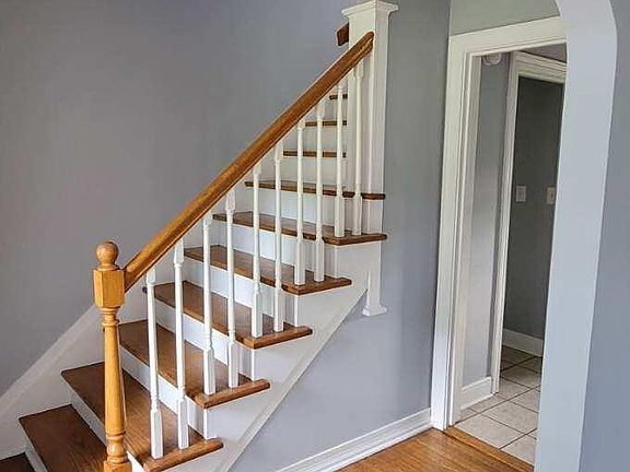 5th image of 2232 Hazel Ave