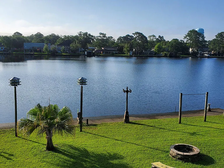 100ft Lake Front with boat launch