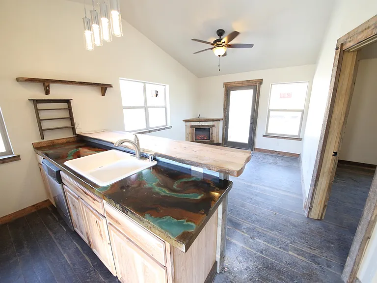 120 Speedway Ave — Photo 2