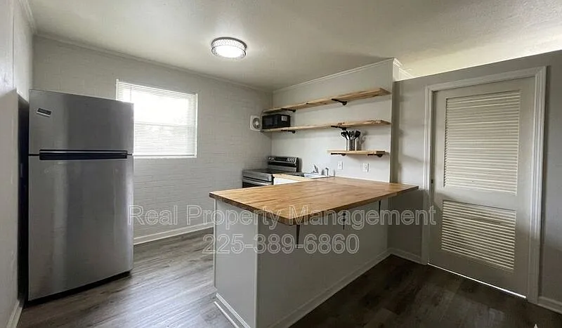 Building Photo - 1121 Aster St #4