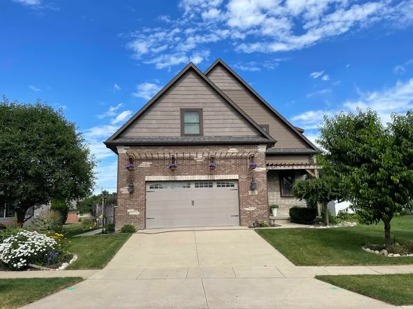 1075 Elm St, Plymouth, IN 46563