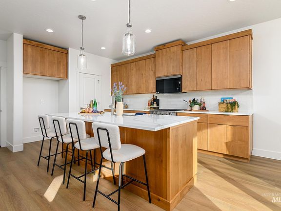 5th image of 14866 Brown Pelican St