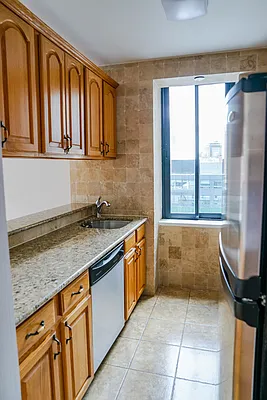 Rented by Rentfully Brokerage LLC | media 8