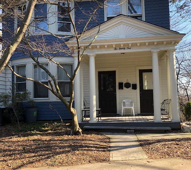 1st image of 221 Ward Ave
