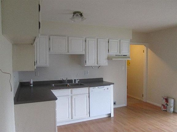 3rd image of 2310 Shaker Dr