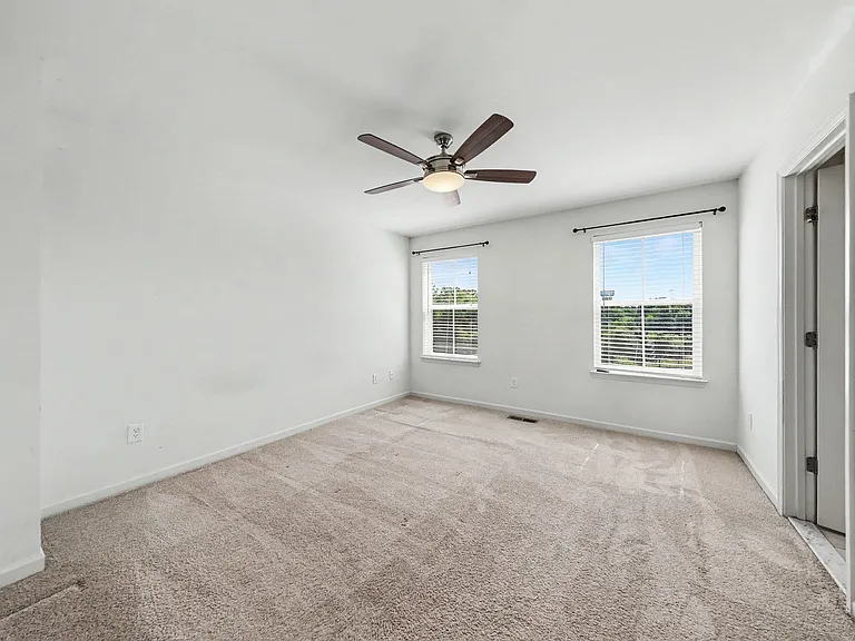 1428 Hudgins Farm Cir — Photo 14
