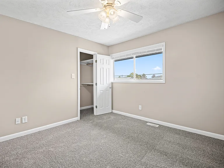 Amora East Townhomes — Photo 17
