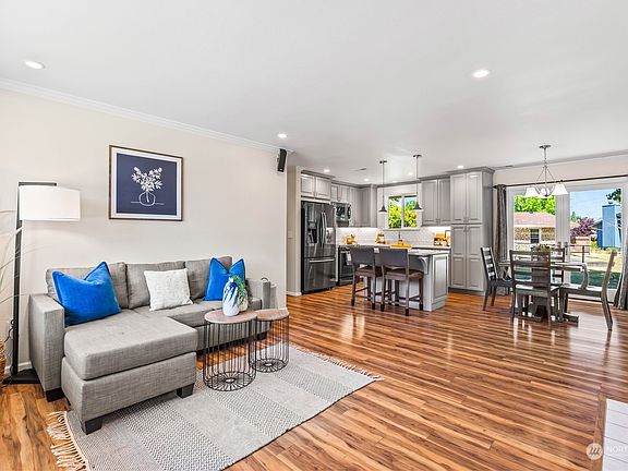 4th image of 1907 66th Avenue NE