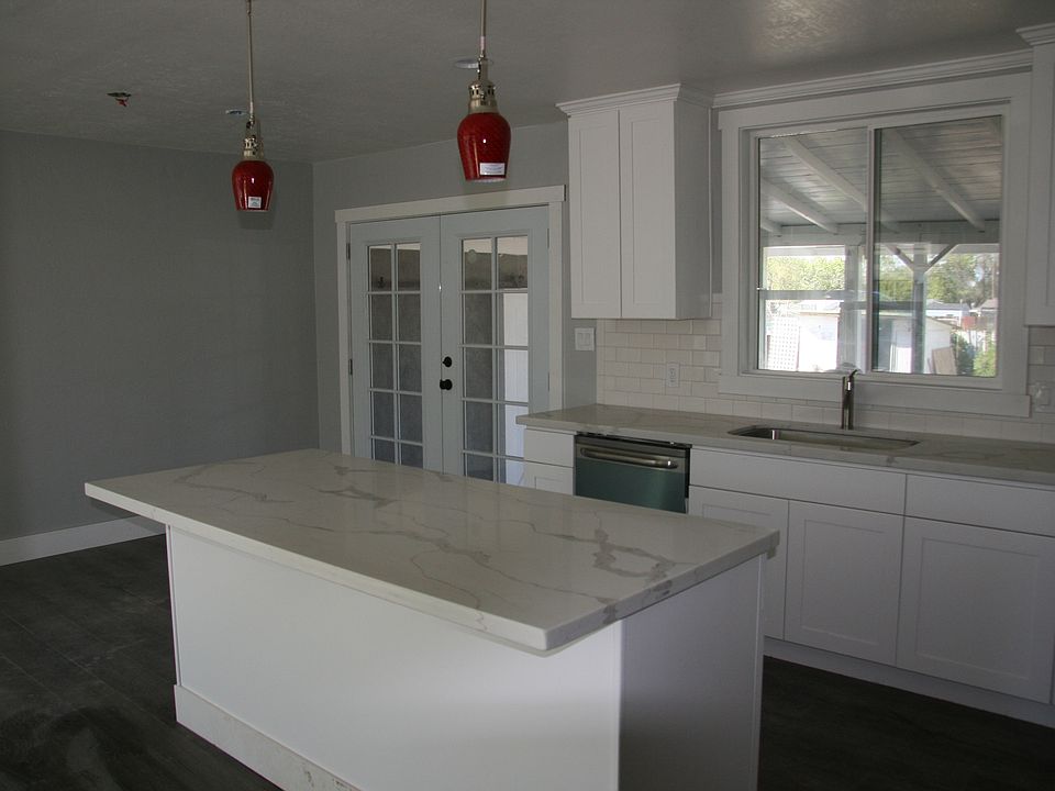 1st image of 44 Alvarado Ave