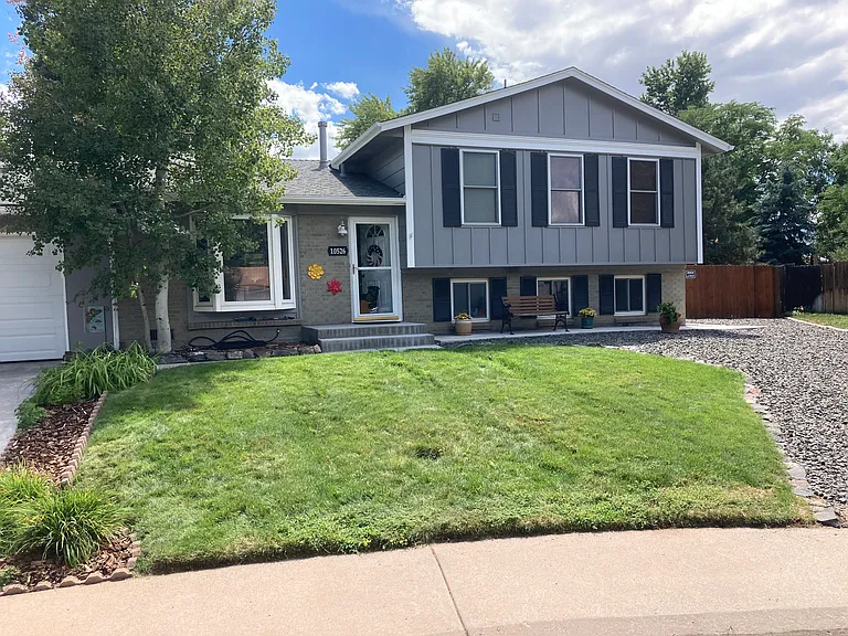 10526 W Lambuth Pl — Photo 3