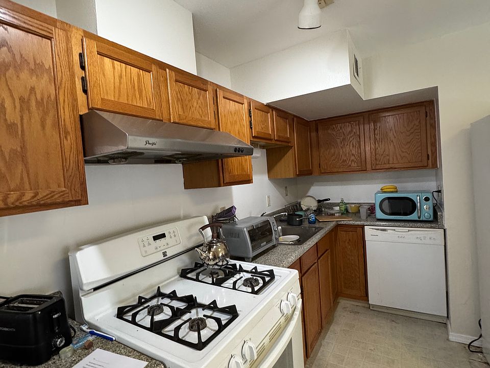 1st image of 599 Westmoor Ave