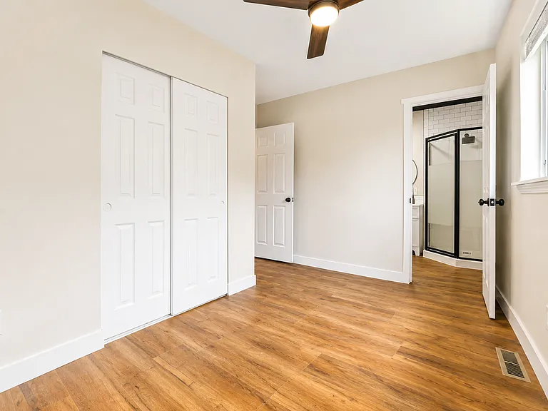 401 Louviers Ave — Photo 8