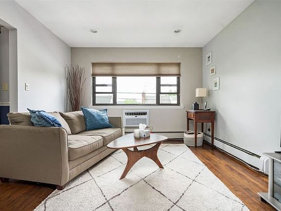 3rd image of 216 Fulton St APT 2B