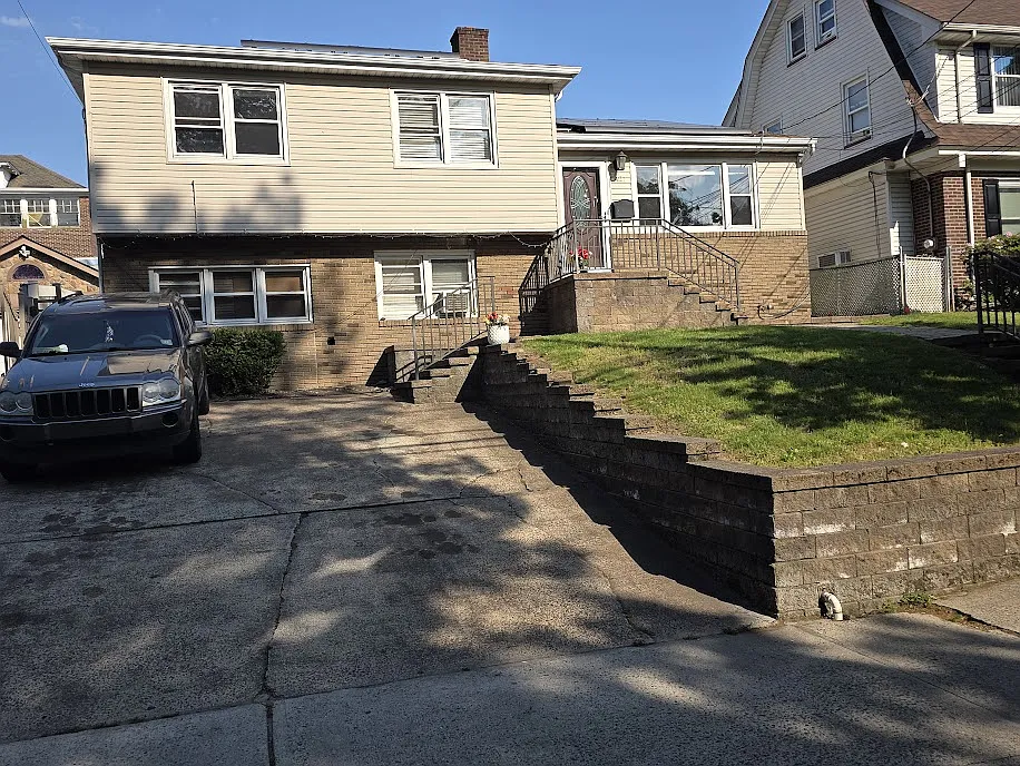 427 Lake St