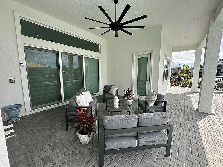 10027 Timber Creek Way — Photo 32