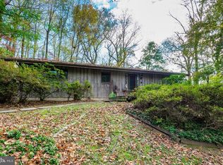 1025 Millwood Rd, Great Falls, VA 22066