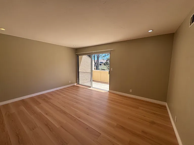 6094 Bollinger Rd — Photo 17