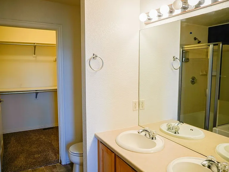 640 S Yarrow St — Photo 11