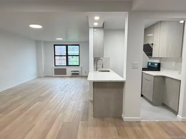13235 Sanford Avenue,5F Sanford, Flushing, NY 11355