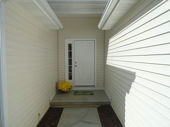 3rd image of 8404 Birchwood Ln
