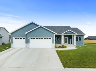 1017 34th Ave NE, Minot, ND 58703