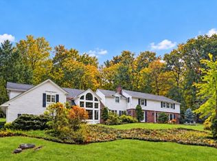 68 E Lake Rd, Kinnelon Boro, NJ 07405