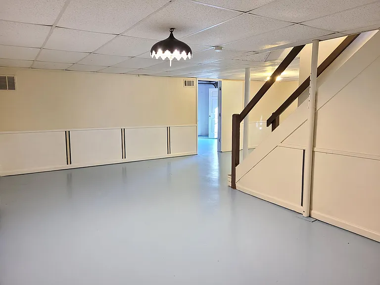 1806 S Hill Ave — Photo 18