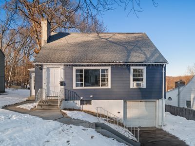 60 Deerfield Avenue, Waterbury, CT, 06708