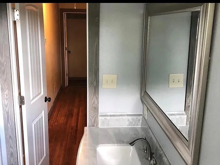 3206 Jarvis St — Photo 5