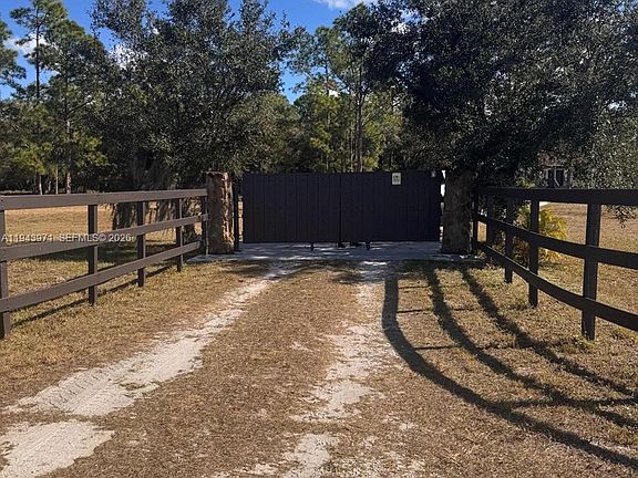 5th image of 1525 Hendry Isles Blvd
