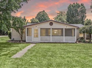 27412 Sunnyfield Dr, Elkhart, IN 46514