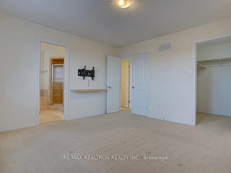 21 Shapland Cres — Photo 11