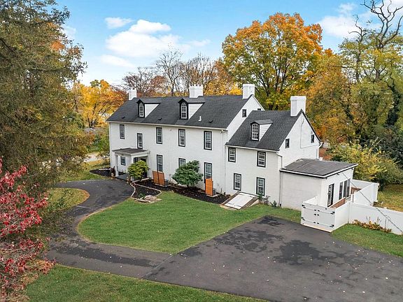 2nd image of 1339 Wheatsheaf Ln