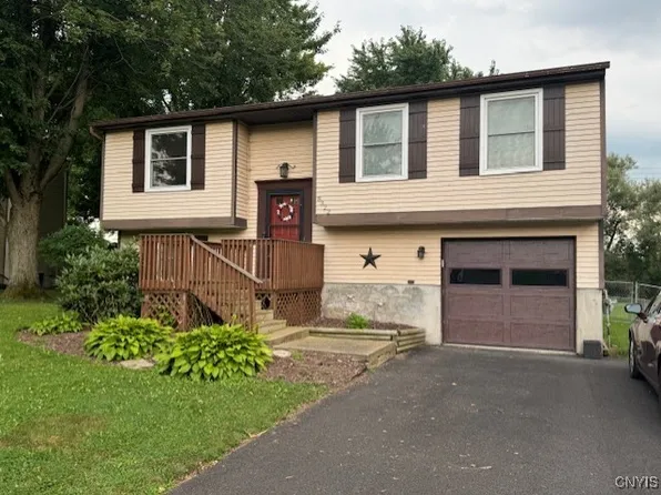 8322 Azimuth Dr, Baldwinsville, NY 13027