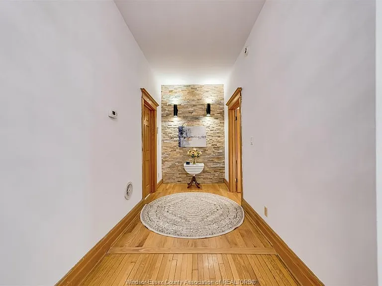 961 Ouellette Ave #2 — Photo 30