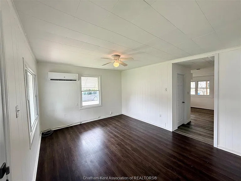 20 McNaughton Ave — Photo 9