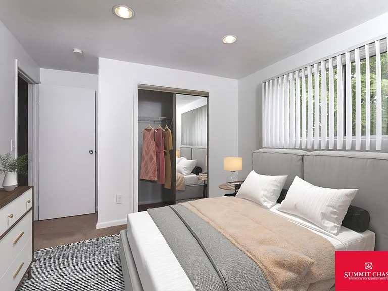 Summit Chase Townhomes and Apartment Homes — Photo 8