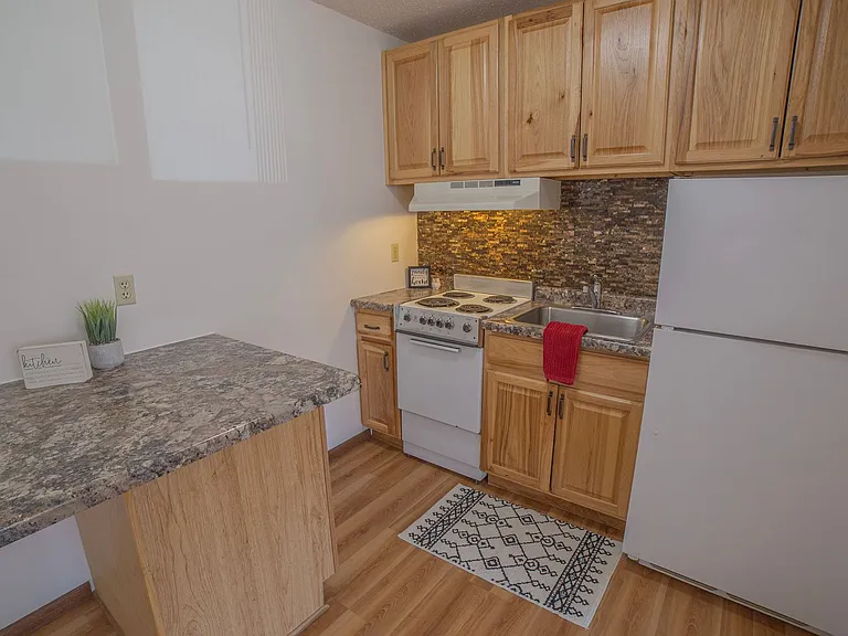 Cedars West Apartments — Photo 14