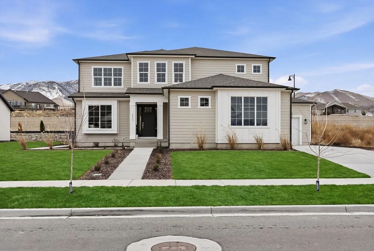 4 bed, 4432 sqft, $3,700 — Photo 1